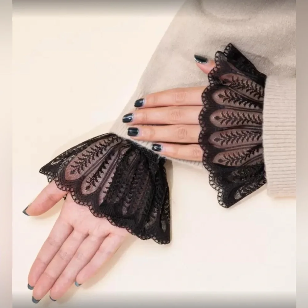 ✨NEW Elegant Black Lace Hollow Gloves Sleeve Cuffs